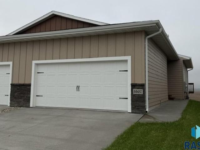 Townhouse for sale in Sioux Falls, Minnehaha County