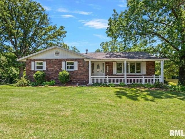 House for sale in Taylorville, Illinois