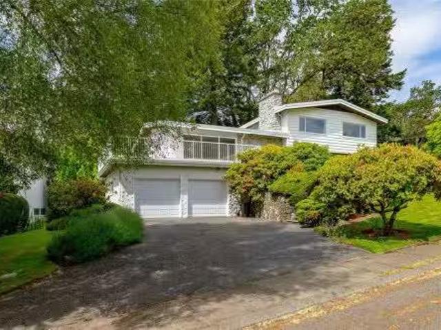 House for sale in Oak Bay, British Columbia