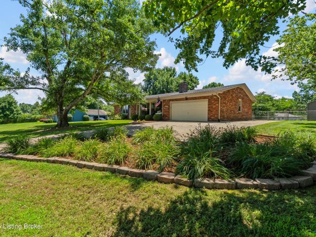House for sale in La Grange, Kentucky