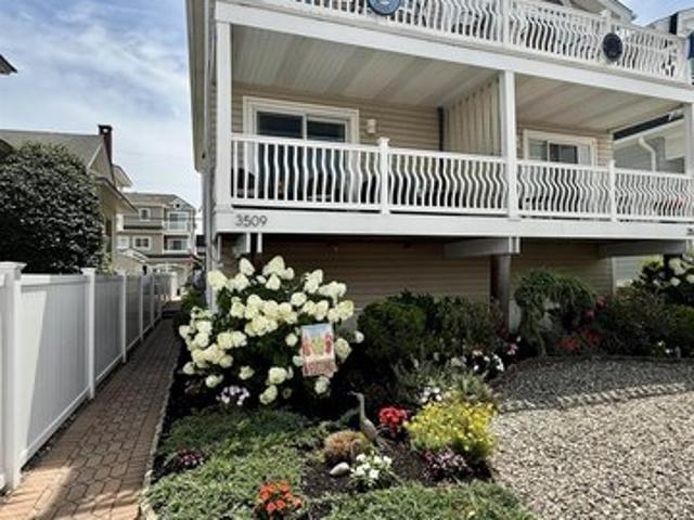 Townhouse for sale in Ocean City, New Jersey