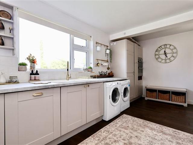 Detached House for sale in Lecarrow, Connacht