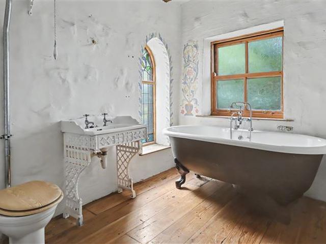 Terraced House for sale in Navan, North Tipperary