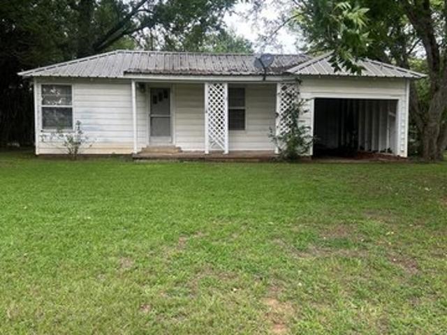 House for sale in Maud, Texas