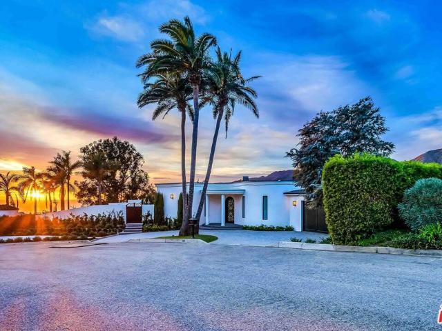 Property for rent in Canoga Park, California