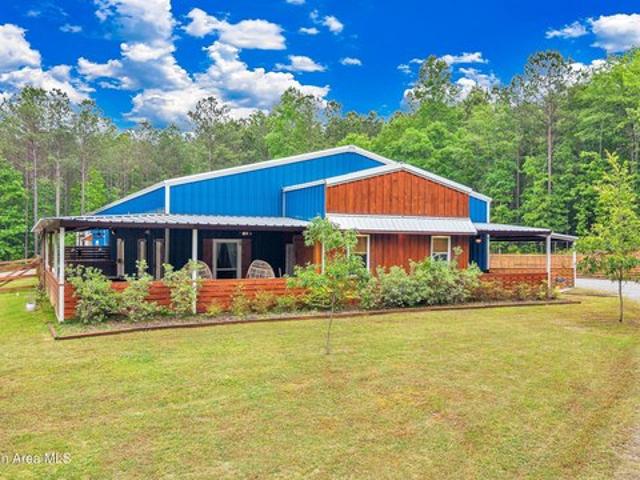 House for sale in Elmore, Alabama