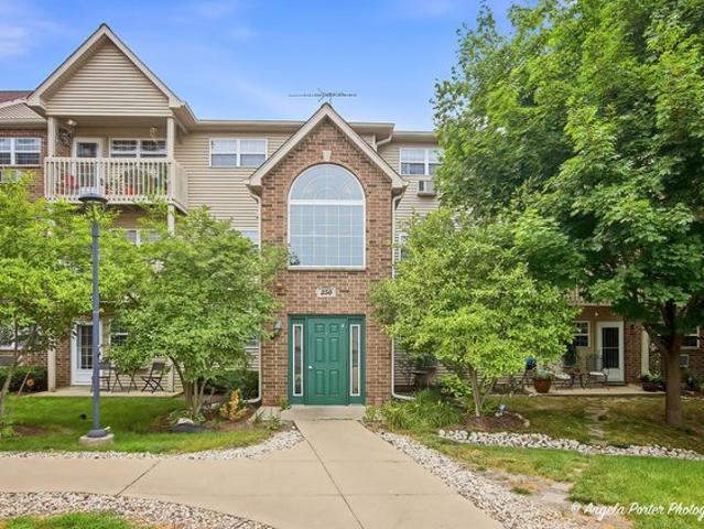 Condo for sale in Mchenry, Illinois