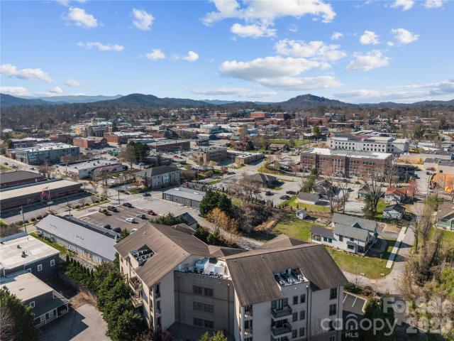 Condo for sale in Hendersonville, North Carolina