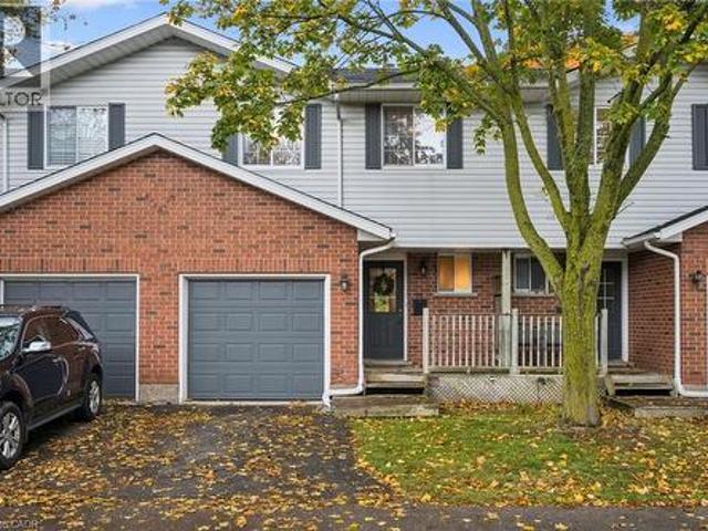 Townhouse for sale in Clair Hills, Waterloo