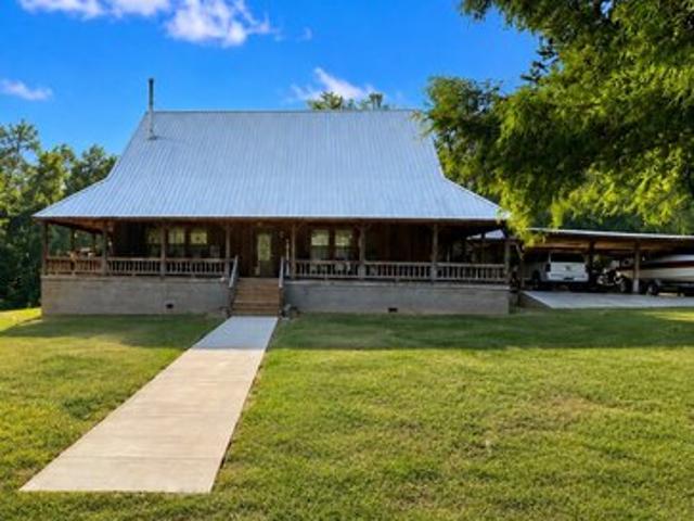 House for sale in Grove Hill, Alabama