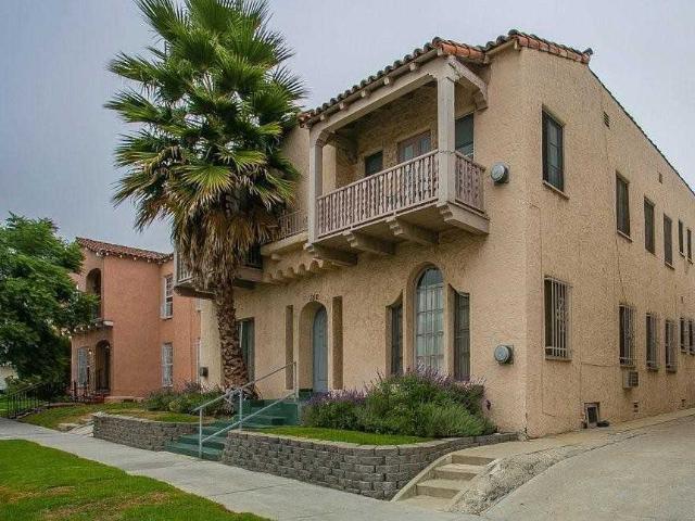 Apartment for rent in Canoga Park, California