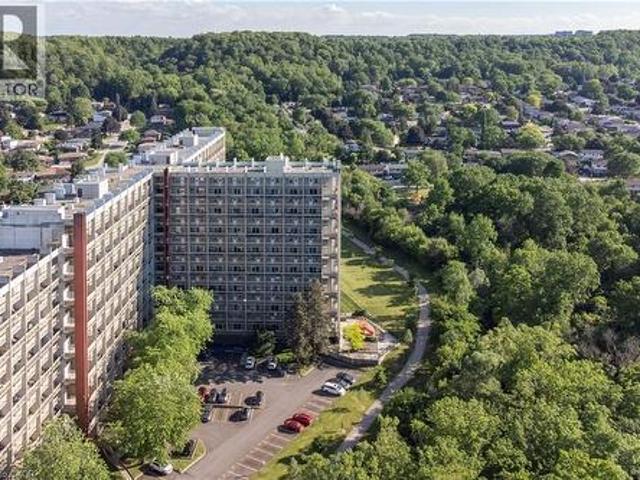 Condo for sale in Vincent, Hamilton