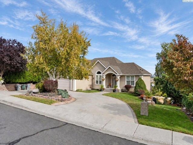 House for sale in Hills West, Richland