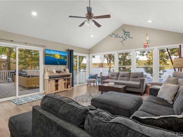 House for sale in Lake Ozark, Camden County
