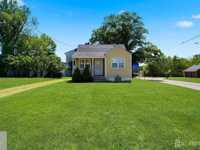 House for sale in Edison, New Jersey