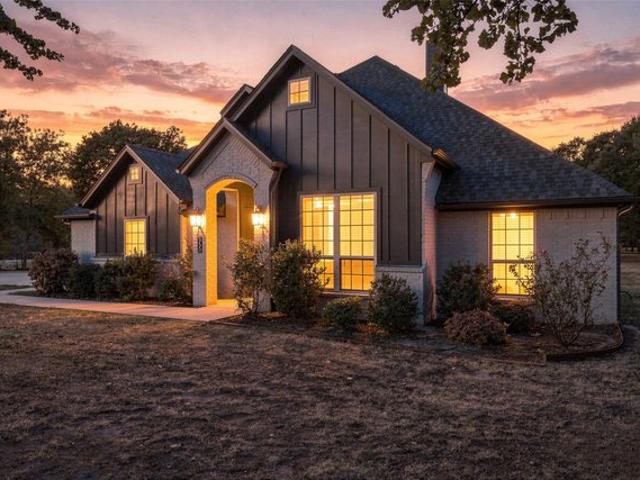 House for sale in Poolville, Parker County