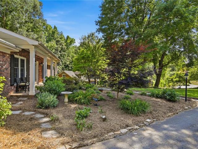 House for sale in Pfafftown, North Carolina