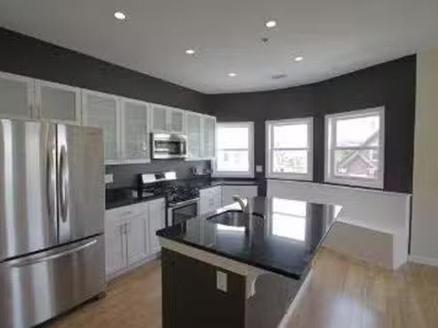 Condo for rent in Brighton
