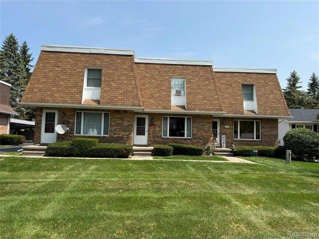 Townhouse for sale in Fort Gratiot, Michigan