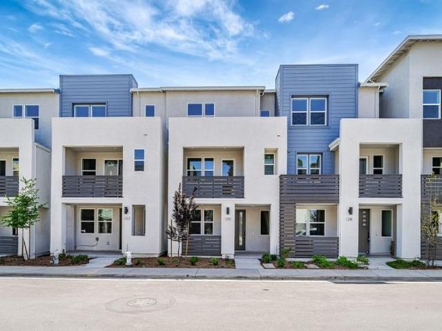 Townhouse for sale in San Ramon, California