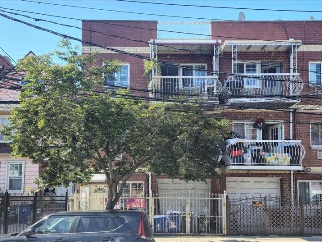 Duplex for sale in Corona