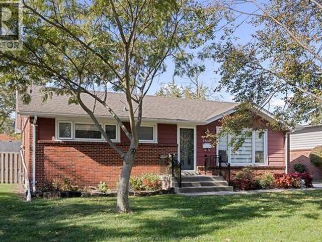 House for sale in South Windsor, Windsor