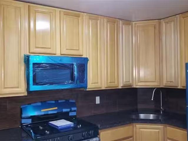 Condo for rent in Astoria