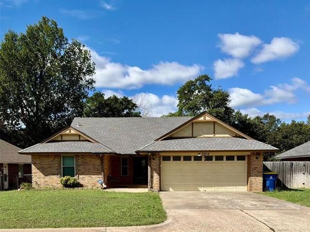 House for sale in Choctaw, Oklahoma County