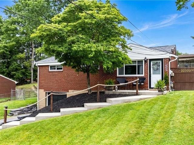 House for sale in Bakerstown, Pennsylvania
