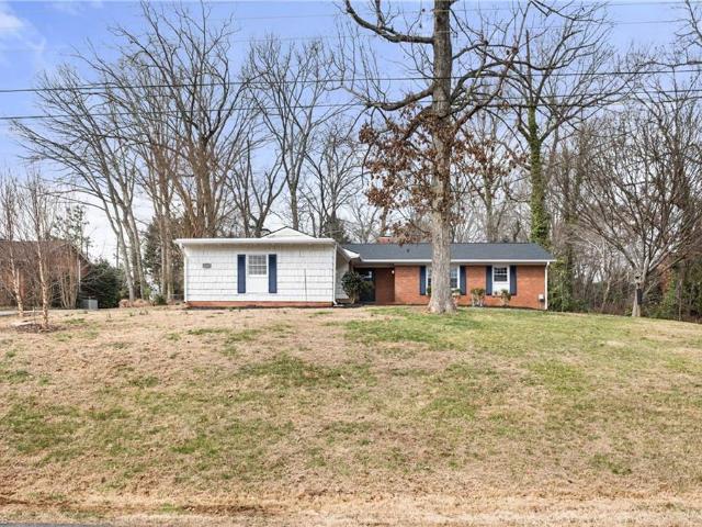 House for sale in Pfafftown, North Carolina