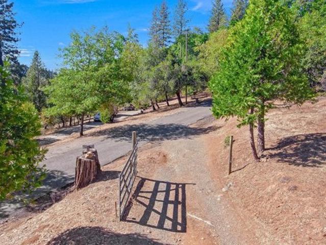 Land for sale in Camino, California