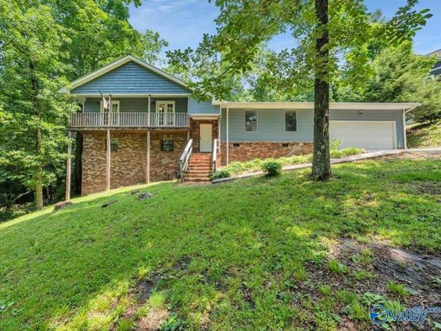 House for sale in Guntersville, Alabama
