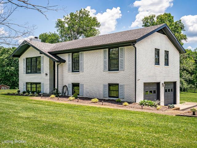 House for sale in La Grange, Kentucky