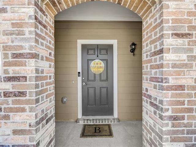 Townhouse for sale in Denton