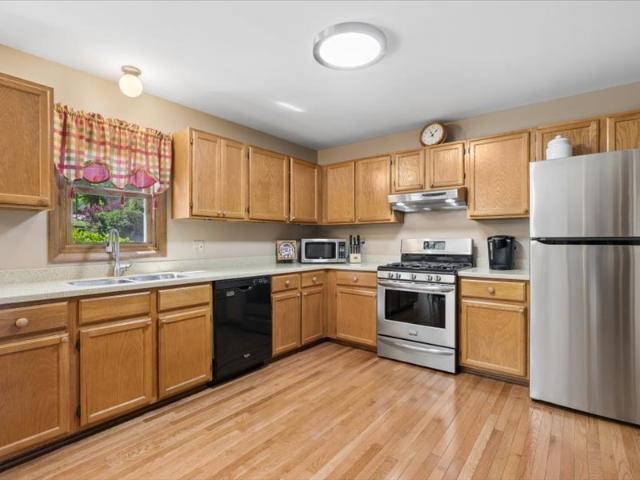 House for sale in Mchenry, Illinois
