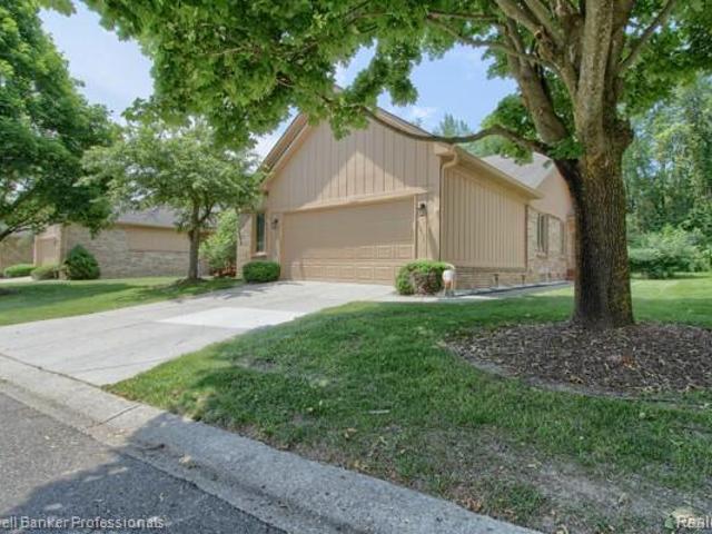 Condo for sale in Farmington