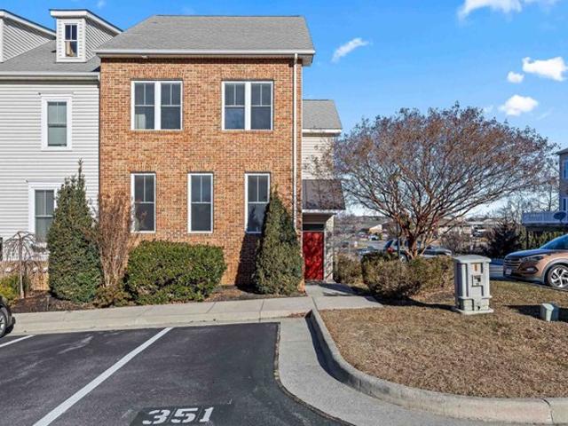 Townhouse for sale in Virginia