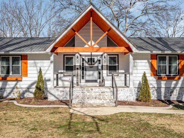 House for sale in Williams, Rainbow City