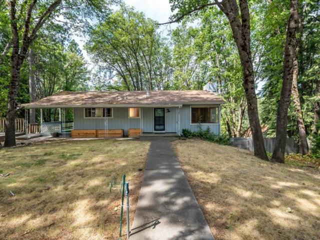 House for sale in Mount Shasta, California