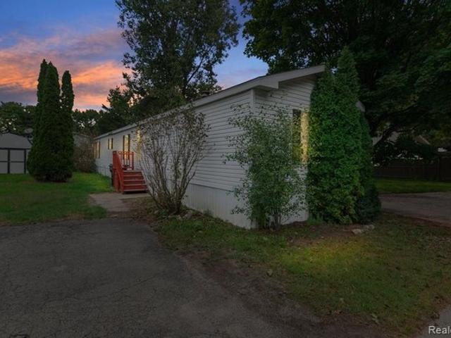 House for sale in Auburn Hills, Oakland County