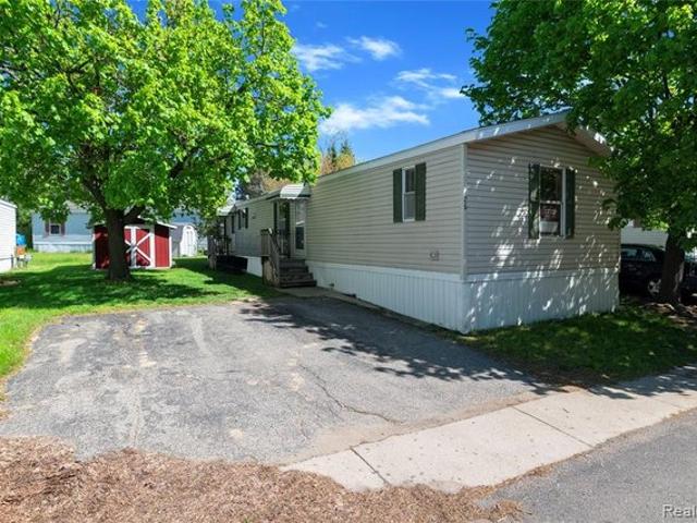 House for sale in Auburn Hills, Michigan