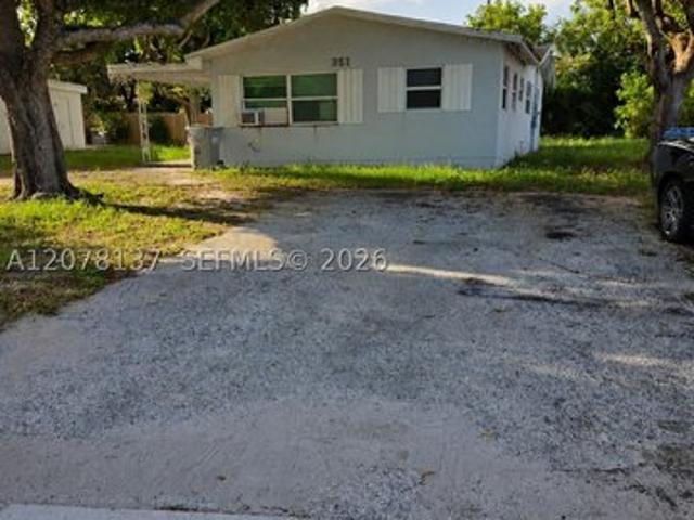 House for sale in Cresthaven, Pompano Beach