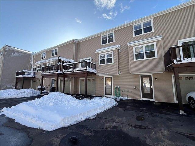 Townhouse for sale in Warwick, Rhode Island