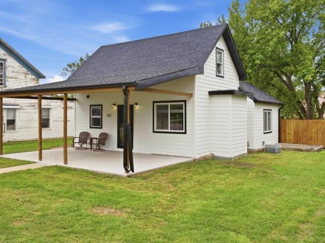 House for sale in Scotland, South Dakota