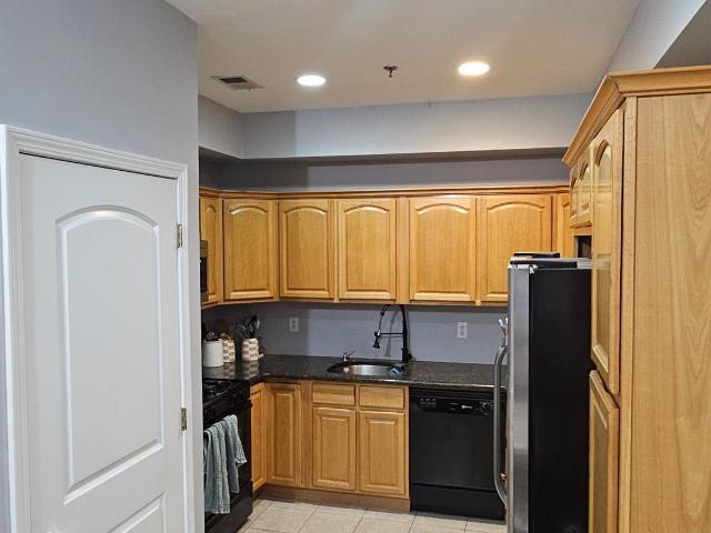 Condo for sale in Elizabeth, New Jersey