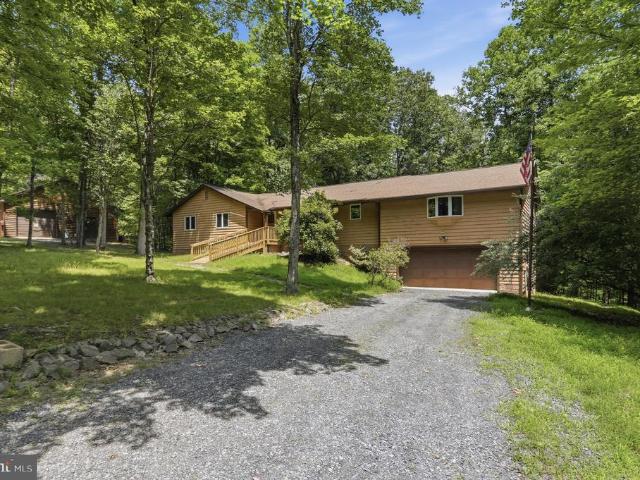 House for sale in Berkeley Springs, West Virginia