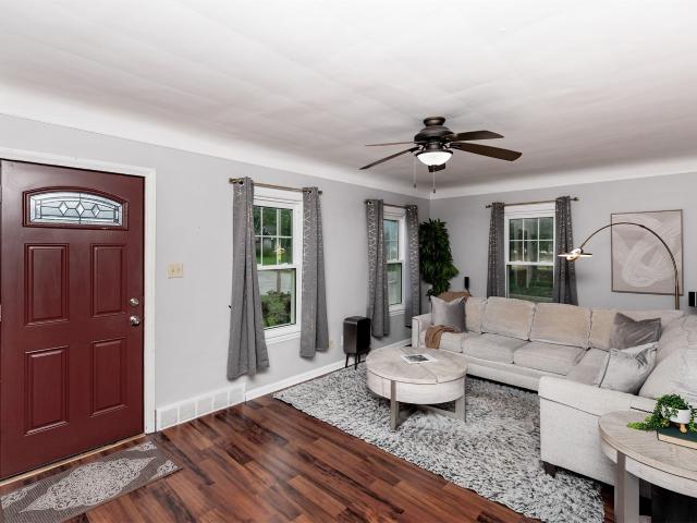 House for sale in Urbandale, Polk County