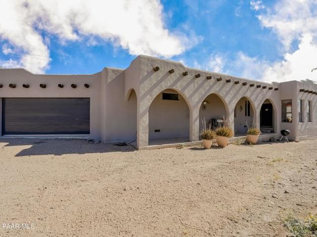 House for sale in Morristown, Arizona