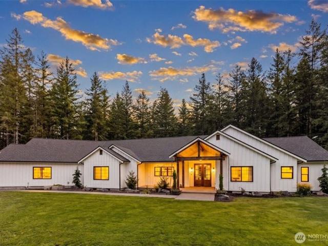House for sale in Enumclaw, Washington