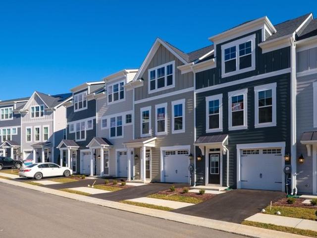 Townhouse for sale in Virginia